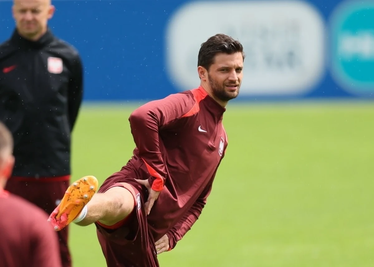 "Wierzę w nasz zespół. Jestem przekonamy, że pokażemy tu jeszcze wiele dobrego futbolu" - mówił na wtorkowej konferencji prasowej Bartosz Bereszyński, obrońca reprezentacji Polski. Biało-Czerwoni przygotowują się do piątkowego meczu z Austrią na Euro 2024 w Niemczech.