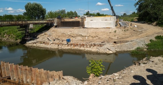 Jak informuje Urząd Miasta na budowie Wisłokostrady trwają już m.in. prace przy budowie dwujezdniowej estakady, która przebiegać będzie nad linią kolejową Kraków-Medyka. Budowany jest też m.in. nowy most Załęski oraz most przebiegający nad rzeką Młynówką.