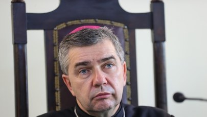 MEN zmniejsza liczbę lekcji religii. Biskup pisze o "dyskryminujących zmianach"