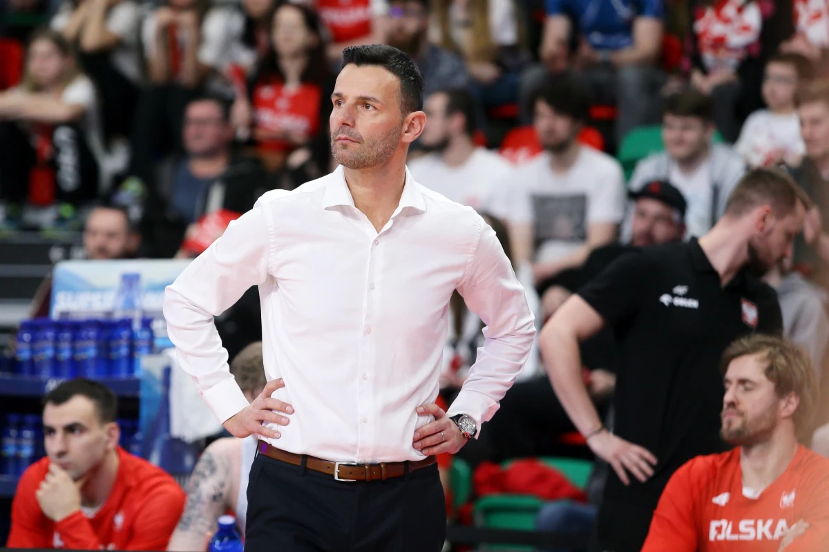 Trener Igor Milicic do 13 koszykarzy zawęził skład reprezentacji Polski, która przygotowuje się do olimpijskiego turnieju kwalifikacyjnego w Walencji (2-7 lipca). We wtorek zakończyło się zgrupowanie we Wrocławiu. Drużynę czekają teraz mecze towarzyskie.
