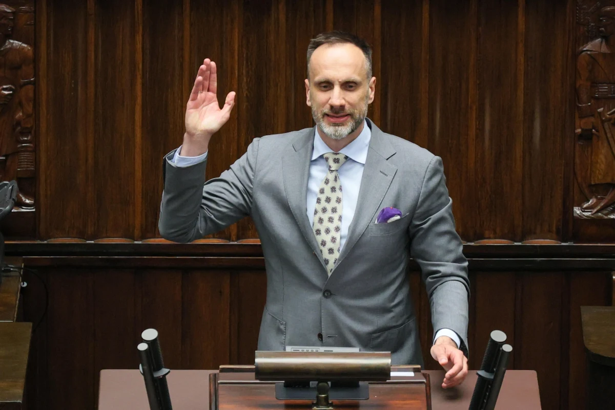 Janusz Kowalski odchodzi z partii Zbigniewa Ziobry. "Dziś przestaję być członkiem Suwerennej Polski" – napisał polityk na platformie X. "Kaczyński i PiS może go przygarną" - powiedziała w Porannej rozmowie w RMF FM Anna Maria Żukowska z Lewicy. 