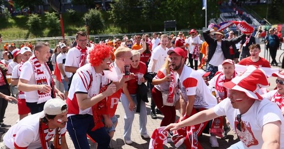 Już w piątek kolejny mecz reprezentacji Polski. Biało-Czerwoni zagrają z Austriakami w Berlinie. Wybierasz się do stolicy Niemiec? Przygotuj się na utrudnienia na granicy.