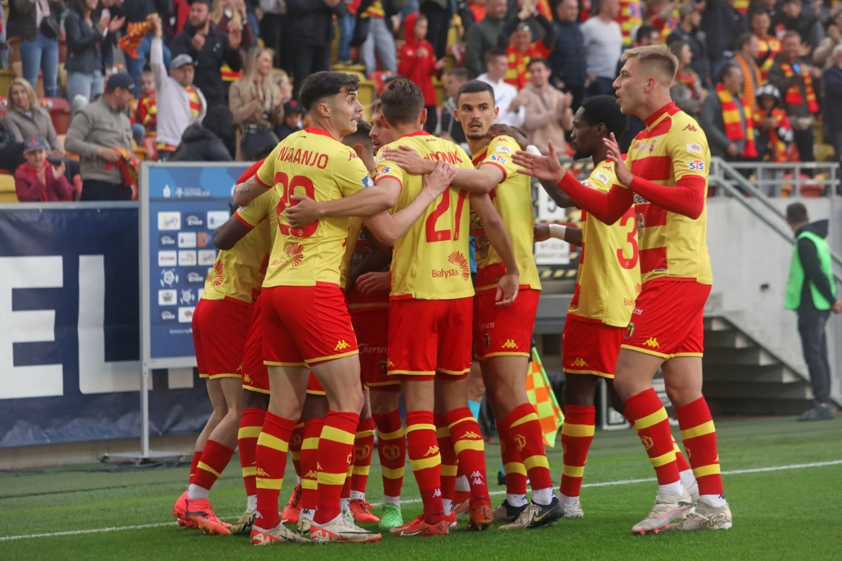 Jagiellonia Białystok poznała pierwszego rywala w historycznych eliminacjach Ligi Mistrzów. Mistrz Polski zadebiutuje w rozgrywkach w dwumeczu 2. rundy ze zwycięzcą rywalizacji pomiędzy litewskim FK Panevezys a HJK Helsinki. Mecze zostaną rozegrane 23-24 lipca i 30-31 lipca.