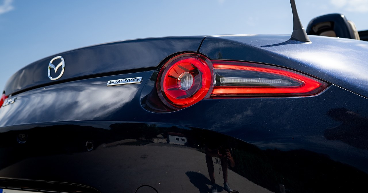 Największe spadki sprzedaży w 2025 r. Na czele Mazda, Tesla i Porsche