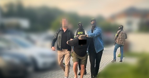 Osiem osób współpracujących z międzynarodowymi gangami narkotykowymi zatrzymali policjanci z olsztyńskiego Centralnego Biura Śledczego Policji. To działania na polecenie podlaskiej prokuratury krajowej w operacji pod kryptonimem "Przebudzenie Mocy". 