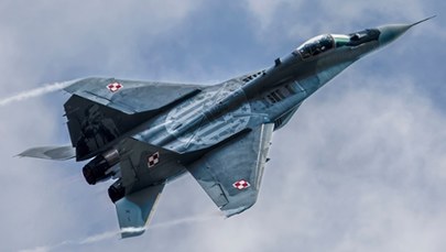 MiG-29 przekroczył barierę dźwięku. Uszkodzone dachy pod Malborkiem