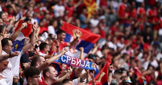 Wulgarne przyśpiewki fanów podczas środowego meczu na Euro 2024 stały się punktem spornym. Serbia domaga się od UEFA ukarania Chorwacji i Albanii za rzucanie nieprawdziwych oskarżeń w kierunku serbskich kibiców. W przeciwnym razie kraj ma wycofać się z turnieju.