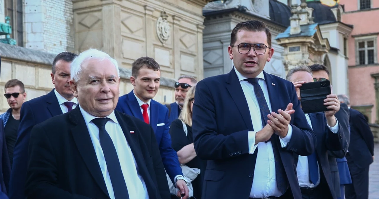 Małopolska w zawieszeniu. Kaczyński broni Kmity