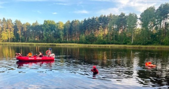 Tragedia w lesie w Bukowej w Świętokrzyskiem. Dwie 16-latki utonęły w zbiorniku retencyjnym. Nastolatki nad wodę wybrały się na rowerach z grupą znajomych. 