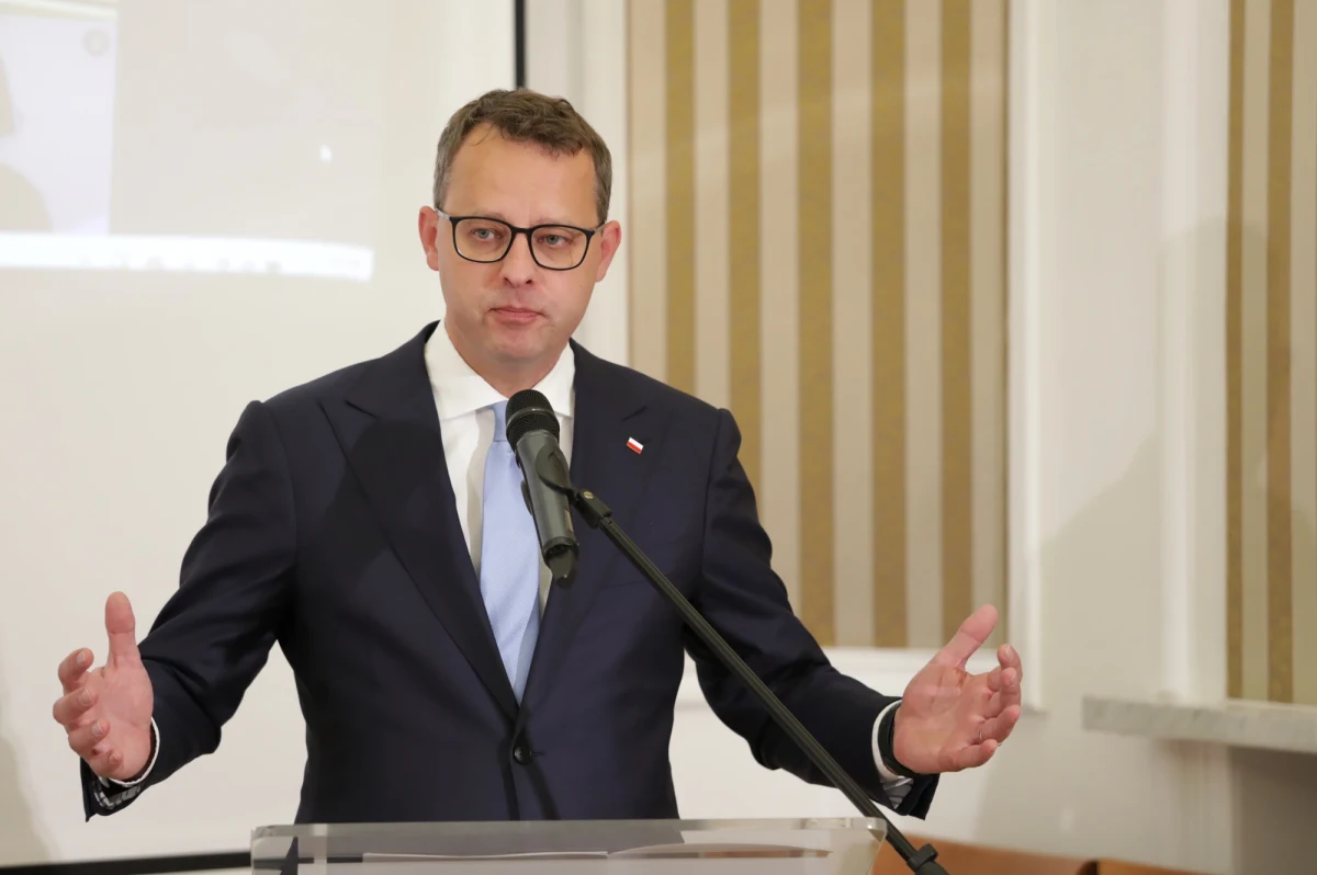 W Sejmie twa walka z czasem o jak najszybsze rozpatrzenie sprawy uchylenia immunitetu i zatrzymania byłego wiceministra sprawiedliwości Marcina Romanowskiego. Wniosek prokuratora generalnego w tej sprawie trafił do Sejmu wczoraj. Kancelaria Sejmu deklaruje jej priorytetowe traktowanie, szanse na podjęcie decyzji na posiedzeniu w przyszłym tygodniu są jednak bardzo niewielkie.