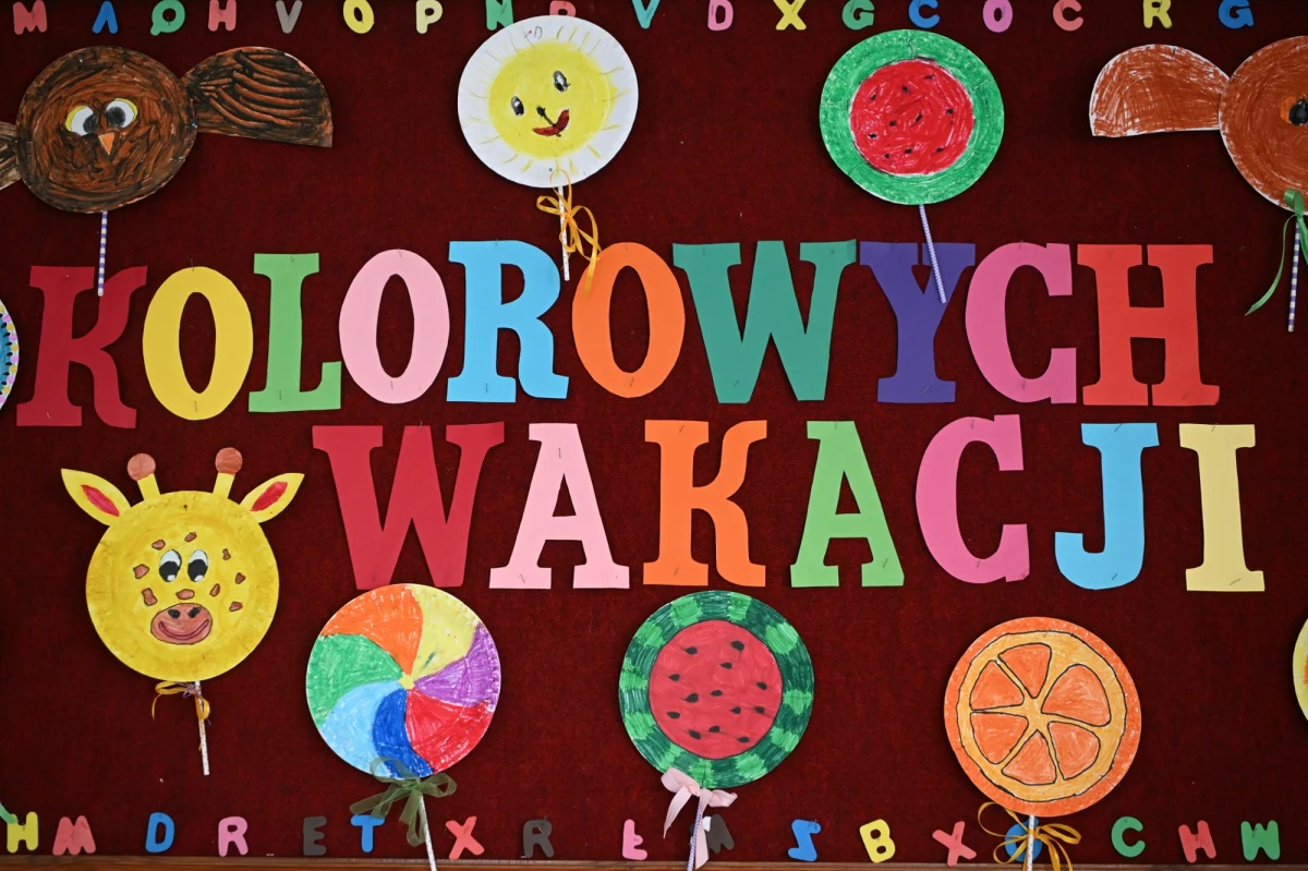 Na ten dzień czekały miliony uczniów. Już dziś kończy się rok szkolny 2023/2024 i rozpoczynają się wakacje. Uczniowie wrócą do szkół 2 września. 