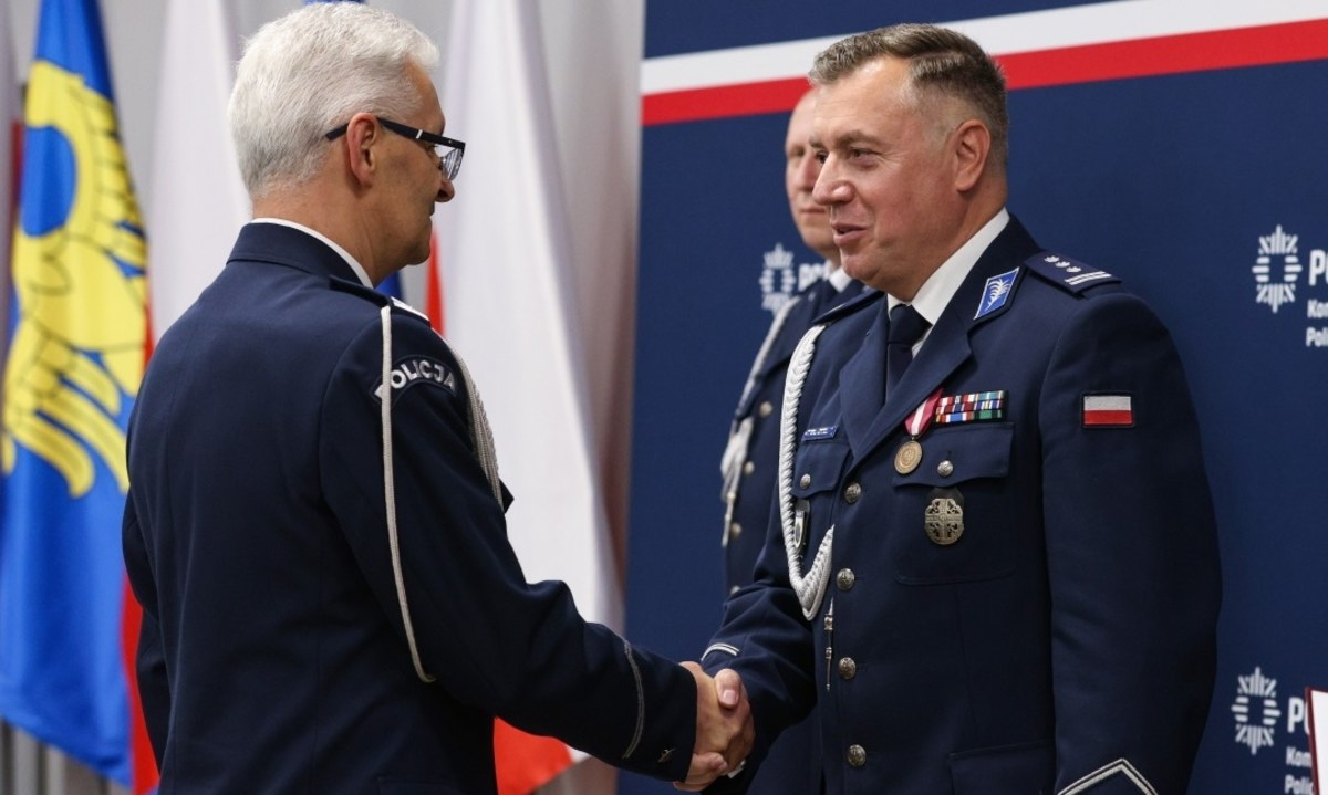 Zmiany na stanowiskach kierowniczych w policji. Potwierdziła się informacja podana w środę przez RMF FM, że insp. Tomasz Michułka - dotychczasowy komendant wojewódzki policji w Katowicach - obejmie stanowisko zastępcy komendanta głównego.
