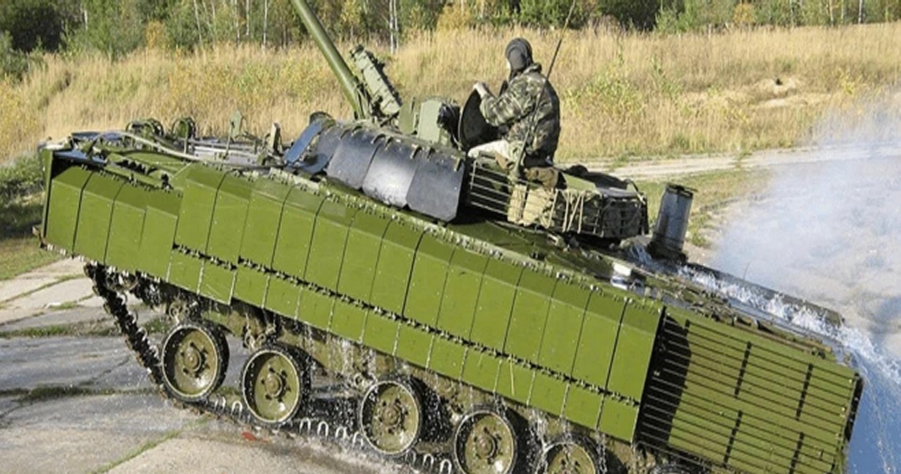 Analitycy militarni ogłosili, że rosyjska armia od początku pełnoskalowej inwazji na Ukrainę straciła już 3000 bojowych wozów piechoty. Co ciekawe, wśród nich jest tylko jeden unikatowy BMP-3 4S24, wyposażony w pancerz reaktywny Kaktus (ERA).