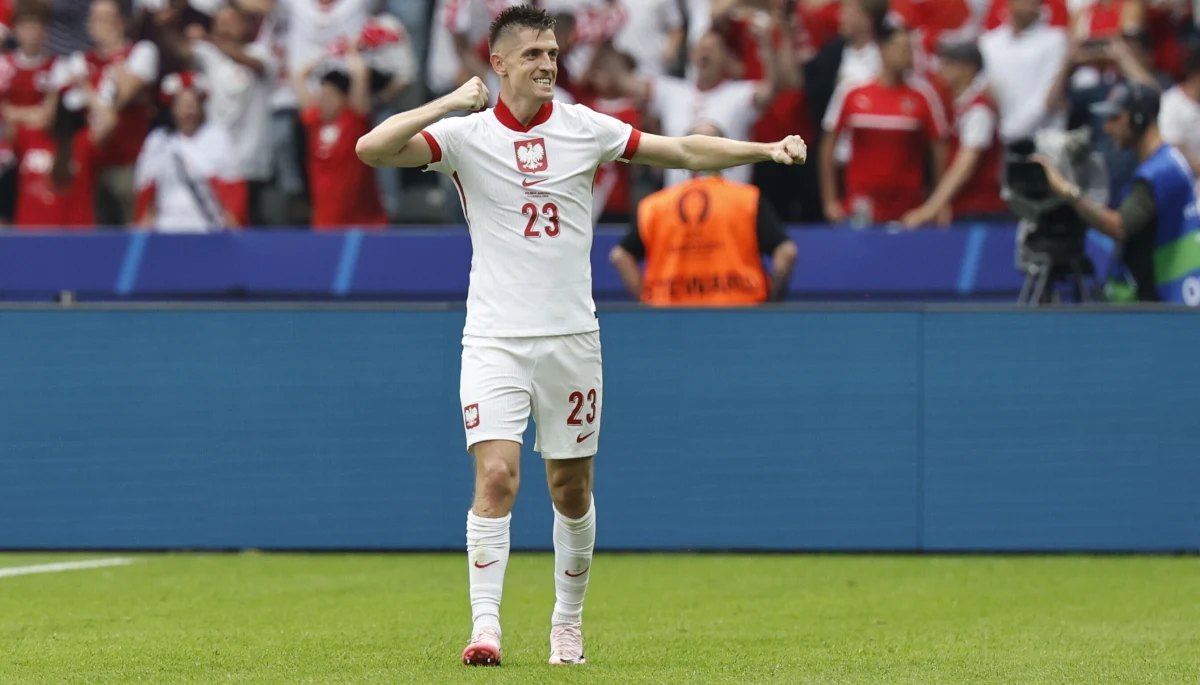 ​"Chcieliśmy wygrać i zgarnąć trzy punkty, ale nie wytrzymaliśmy intensywności w drugiej połowie" - powiedział piłkarz reprezentacji Polski Krzysztof Piątek, który strzelił gola w przegranym 1:3 meczu z Austrią w mistrzostwach Europy.