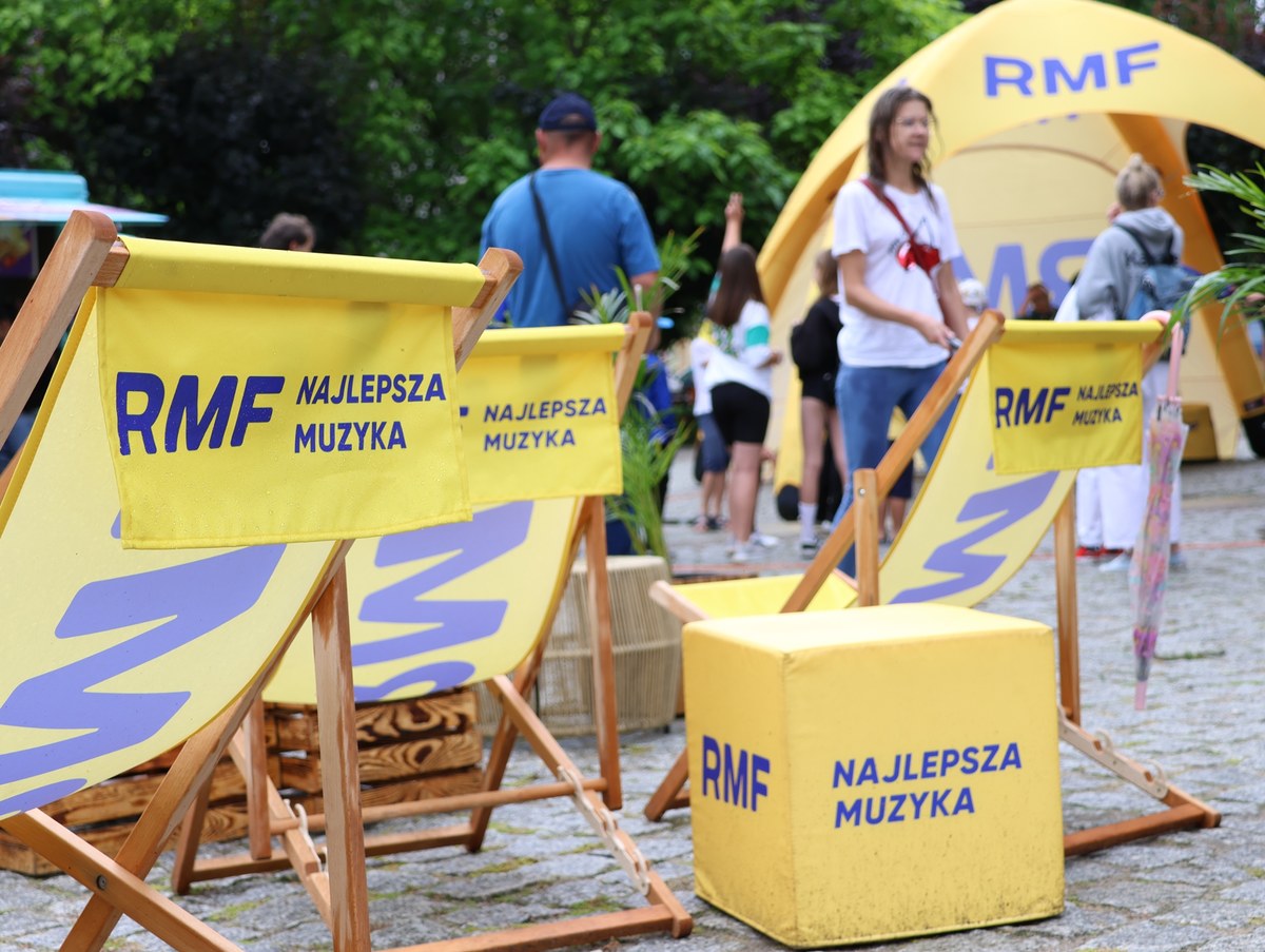 Akcja Twoje fajne miasto w RMF FM pojawiła dziś w Pomorskiem. Jak zwykle przygotowaliśmy dla Was moc atrakcji! Zobaczcie, jak wyglądał żółto-niebieski rynek w Człuchowie.