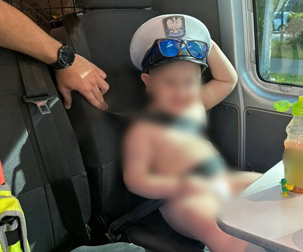 W rodzinie zastępczej - decyzją sądu - zostanie umieszczony 3-latek, który wyszedł z mieszkania i dotarł na stację paliw. Policjanci po otrzymaniu zgłoszenia zaopiekowali się maluchem i natychmiast rozpoczęli poszukiwania jego rodziców. Okazało się, że ojciec dziecka spał w mieszkaniu. 