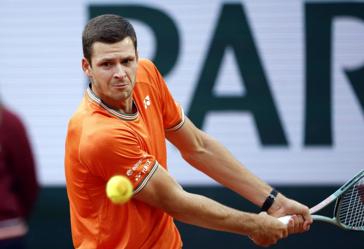 Hubert Hurkacz wygrał z turniejową "dwójką" - Niemcem Alexandrem Zverevem 7:6 (7-2), 6:4. Tym samym awansował do finału turnieju ATP 500 na kortach trawiastych w Halle. Jego rywalem będzie lider światowego rankingu, Jannik Sinner.