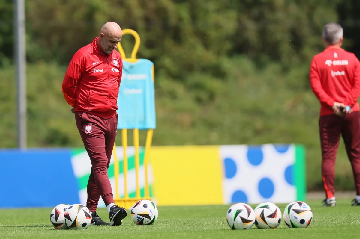 Piłkarze reprezentacji Polski prawdopodobnie od razu po zaplanowanym na wtorek, 25 czerwca, meczu z Francją w Dortmundzie, którym zakończą występ na Euro 2024, wylecą z Niemiec. Nie wrócą już do swojej bazy w Hanowerze, gdzie mieszkali i trenowali od początku turnieju.