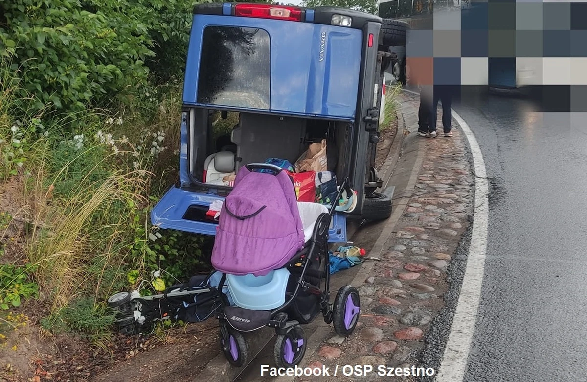 Bus, którym podróżowała 9-osobowa rodzina z sześciorgiem dzieci, wjechał do rowu przy drodze krajowej nr 59 w Zalcu (woj. warmińsko-mazurskie) i przewrócił się na bok - podała policja. W zdarzeniu na szczęście nikt nie odniósł obrażeń.