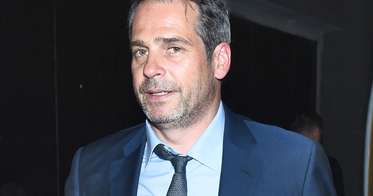 Deląg nigdy nie narzekał na powodzenie. Teraz spotyka się z 20 lat młodszą