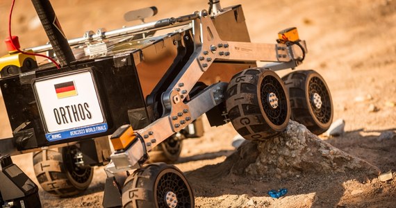 Od 6 do 8 września w Akademii Górniczo-Hutniczej w Krakowie odbędzie się European Rover Challenge, czyli Międzynarodowe Zawody Robotów Marsjańskich. Zbudowane przez uczestników łaziki zmierzą się w 5 konkurencjach na 900 m2 symulowanej marsjańskiej powierzchni. Podczas konferencji naukowej będzie można z kolei spotkać się m. in. ze specjalistami z NASA.