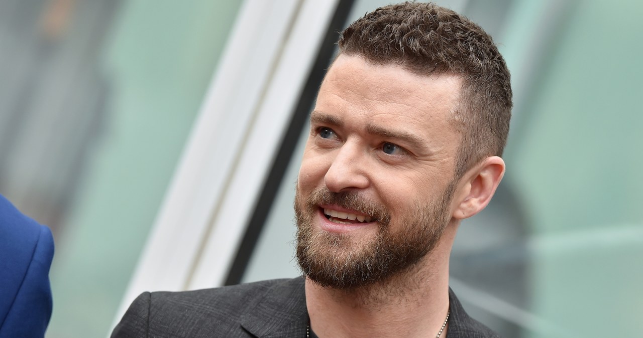 Justin Timberlake w ostatnich dniach stał się obiektem zainteresowań mediów. Powodem tego była afera, związana z prowadzeniem przez muzyka samochodu po spożyciu alkoholu. Niektórzy podejrzewali, że wpłynie ona mocno na wizerunek artysty oraz na jego plany koncertowe. Mimo spekulacjom Justin wrócił na trasę i skomentował ze sceny swoje aresztowanie. 