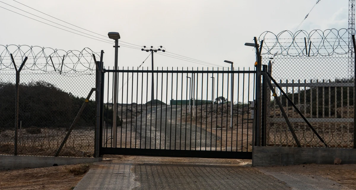 "Król kokainy", czyli 58-letni Ewelin Banew, był dotychczas najbardziej poszukiwanym bułgarskim przemytnikiem narkotyków. Był, bo w poniedziałek dobrowolnie pojawił się przed bramą centralnego więzienia w Sofii, by odsiedzieć zarządzony przed kilkoma laty wyrok.