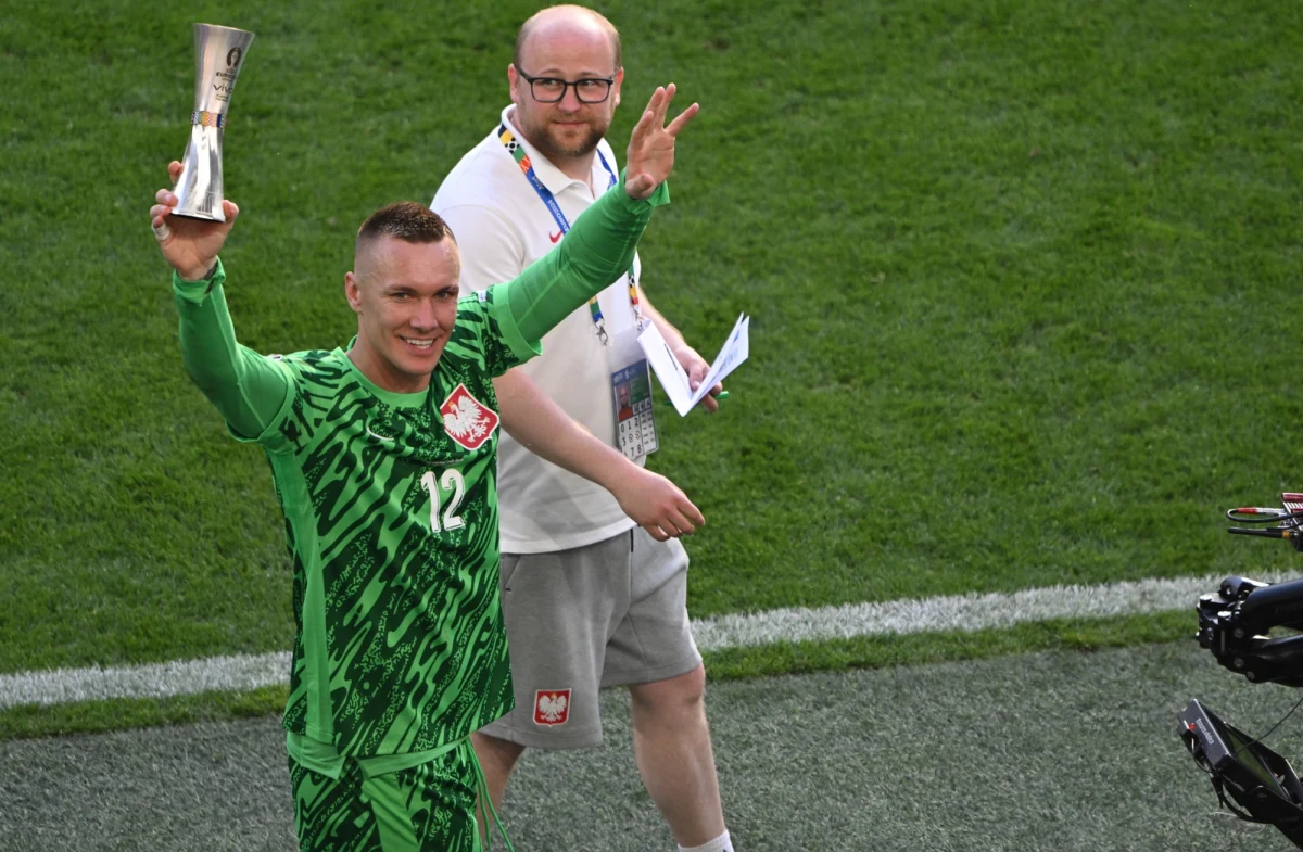 "Przykro nam jest, że wracamy do domu, ale wierzę, że daliśmy kibicom trochę radości" - powiedział bramkarz reprezentacji Łukasz Skorupski po meczu z Francją (1:1), którym polscy piłkarze zakończyli występy w Euro 2024. "Zremisowaliśmy z wicemistrzami świata, bardzo dobrym zespołem" - zaznaczył.