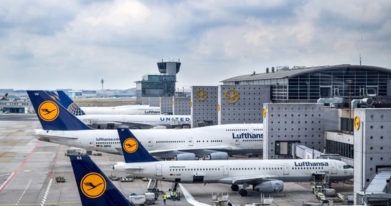 Lufthansa wprowadza dodatkową opłatę za bilety. Będzie dotyczyć wszystkich lotów z krajów Unii Europejskiej, Wielkiej Brytanii, Norwegii i Szwajcarii, które zrealizowane zostaną po 1 stycznia 2025 roku.