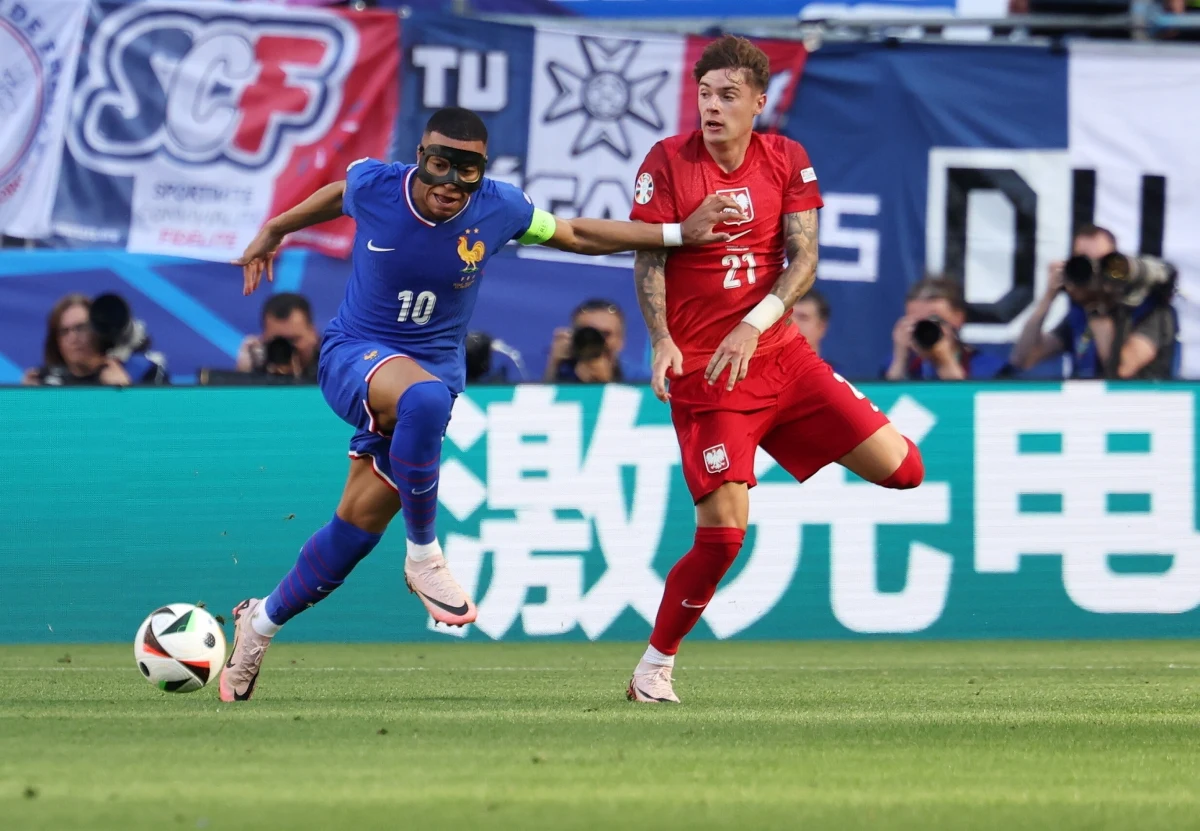 W przyszłości musimy grać odważnie i stawiać na takich zawodników jak Urbański czy Zalewski - mówi były reprezentant Polski Sylwester Czereszewski. Patryk Serwański z redakcji sportowej RMF FM poprosił go o podsumowanie naszego występu na Euro 2024.