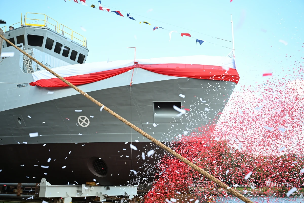 W stoczni Remontowa Shipbuilding w Gdańsku odbyła się uroczystość chrztu i wodowania czwartego z serii niszczyciela min typu Kormoran II. Okręt otrzymał imię Jaskółka. 