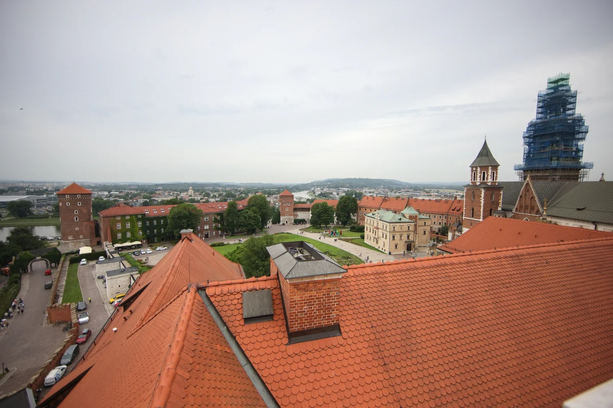 Turyści odwiedzjący Zamek Królewski na Wawelu będą mogli podziwiać miasto z tarasu Małej Baszty. To nowa letnia atrakcja tego miejsca. 