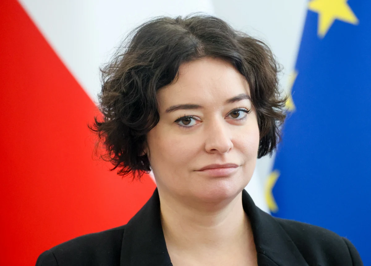 Miało być pięknie, koncyliacyjnie i koalicyjnie. Paulina Matysiak z partii Razem i poseł PiS Marcin Horała mieli stworzyć nową jakość w polskiej polityce. Ruch Społeczny "Tak dla Rozwoju". Ponad podziałami partyjnymi. Niestety, koleżanki i koledzy z partii macierzystych nie podzielali entuzjazmu Matysiak i Horały. Anna Maria Żukowska przekazała, że Paulina Matysiak zostaje zawieszona w prawach członka Klubu.