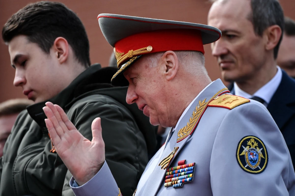 Może i nie chcieli jechać na front, ale i tak się tam znaleźli. Zamiast karabinu dostali jednak łopatę. Media donoszą o 30 tys. imigrantów, którzy niedawno przyjęli rosyjskie obywatelstwo. 1/3 z nich została skierowana na Ukrainę, gdzie pracuje przy budowie umocnień wojskowych. Następni też tam pojadą.