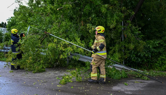 Potężne burze przechodzą nad Polską. IMGW alarmuje cały kraj 