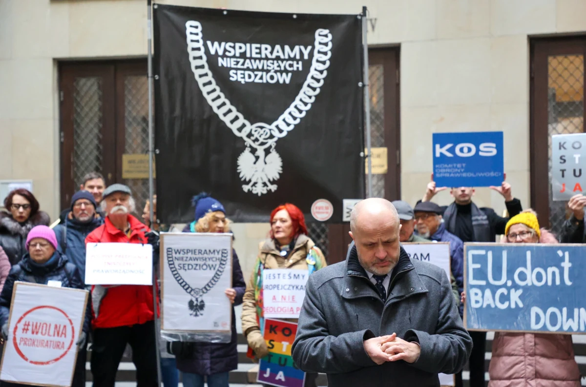 Śledczy chcą postawić zarzuty czterem sędziom oskarżonym o udział w tzw. aferze hejterskiej. Wnioski o uchylenie im immunitetów skierował w piątek do Sądu Najwyższego prokurator regionalny we Wrocławiu.