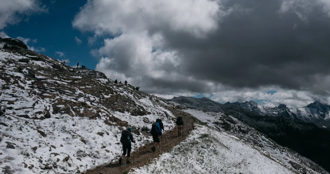 Cztery ofiary śmiertelne po obfitych opadach śniegu w masywie Mont Blanc. Jedną z ofiar jest Polak