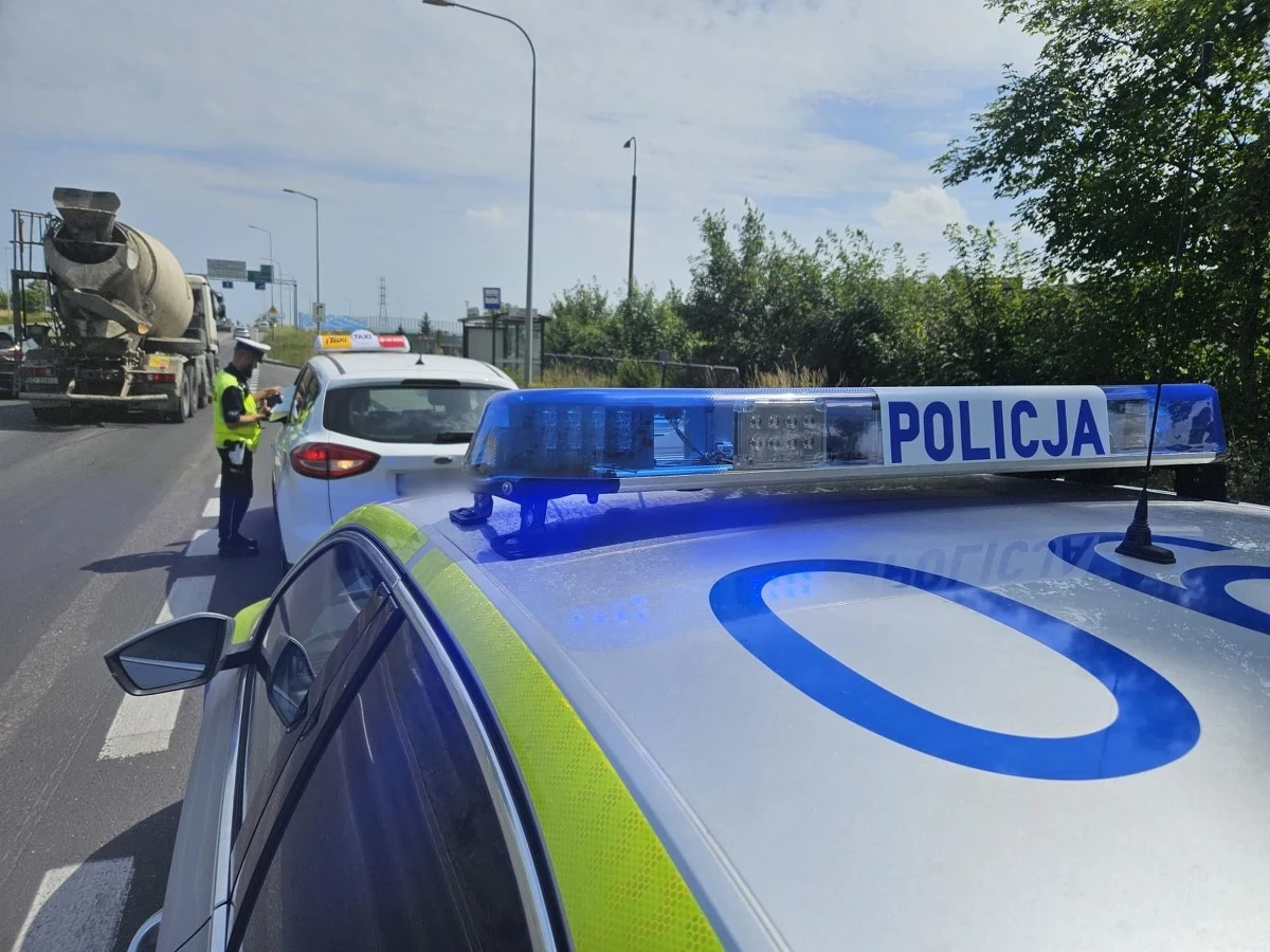 219 pojazdów i kierowców skontrolowali policjanci pomorskiej drogówki, inspektorzy pomorskiej Inspekcji Transportu Drogowego wspólnie z funkcjonariuszami straży granicznej w ramach akcji "Przewozy Okazjonalne". Ukarano 30 osób. 