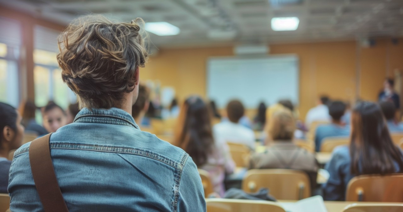 Koszty życia rosną, a stypendia są coraz niższe? "Uniwersytet dla bogatych"