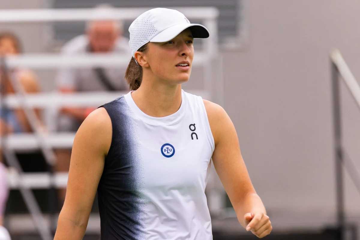 Czas na Wimbledon! W poniedziałek rozpoczyna się 137. edycja najstarszego i najbardziej prestiżowego turniej tenisowego na świecie. Polacy z Igą Świątek i Hubertem Hurkaczem na czele pierwszego dnia nie zagrają. 