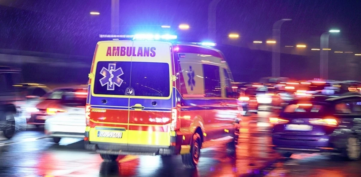 Dziś zmarła dwuletnia dziewczynka, która w ubiegły czwartek wypadła z okna w jednej z kamienic przy ul. Podgórze w Kaliszu. Okoliczności tragedii wyjaśnia policja pod nadzorem prokuratury.