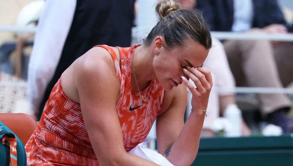 Aryna Sabalenka wycofuje się z Wimbledonu. Organizatorzy poinformowali, że tenisistka podjęła taką decyzję z powodu kontuzji barku. Trzecia zawodniczka światowego rankingu w poniedziałek miała rozegrać mecz 1. rundy z Amerykanką Eminą Bektas.