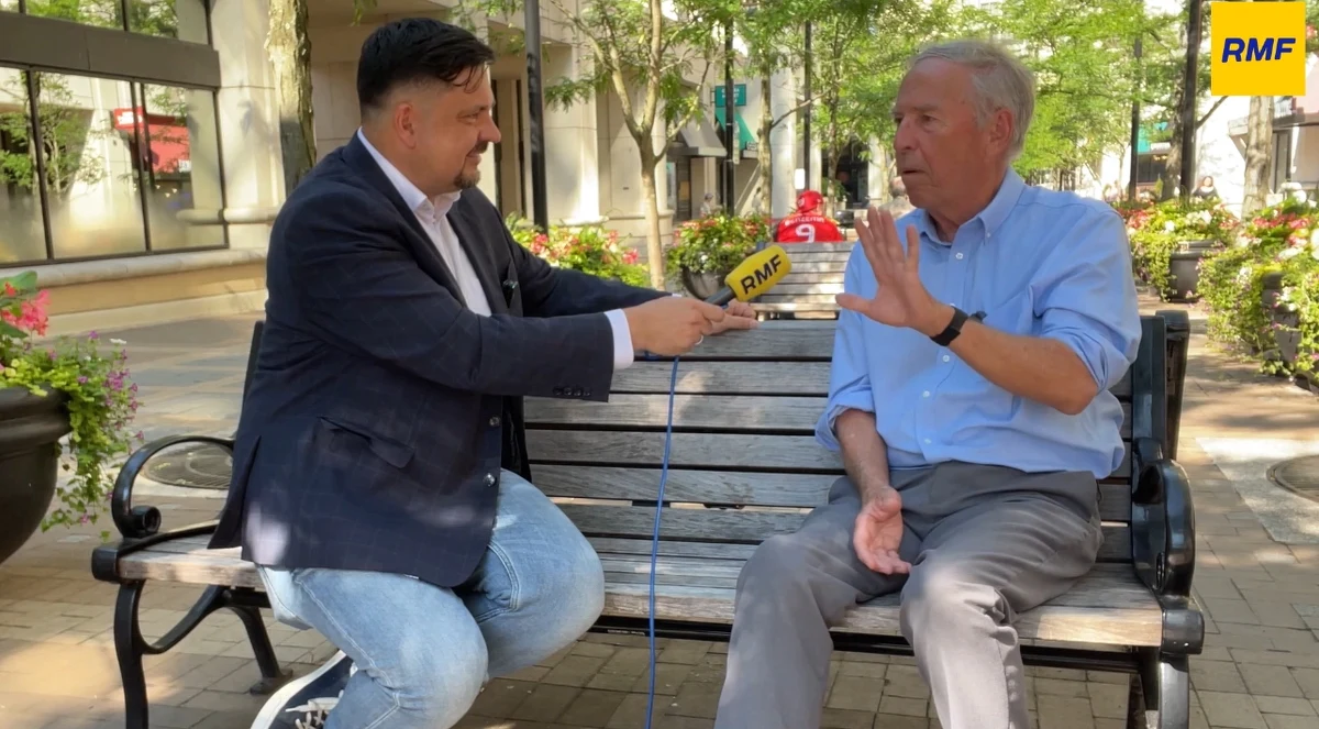 50 lat temu zaczął uczyć się języka polskiego, po roku nauki wyjechał do Polski. David Summers był jednym z pierwszych pracowników Konsulatu Stanów Zjednoczonych w Krakowie, który obchodzi właśnie 50. rocznicę utworzenia. "Byliśmy młodymi ludźmi, to była pierwsza moja placówka" - mówi Summers w rozmowie z Pawłem Żuchowskim.