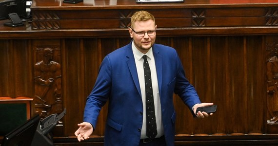 ​Uchwała Sejmu o uchyleniu immunitetu Michała Wosia dotarła już do prokuratury, gdzie powstaje właśnie postanowienie o postawieniu mu zarzutów - ustalił dziennikarz RMF FM.