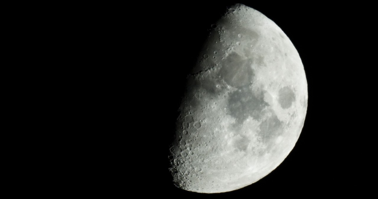 Rosja zbuduje elektrownię jądrową na Księżycu