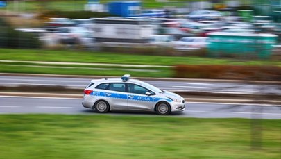Kierowca uciekał ulicami Białegostoku. W aucie dwoje małych dzieci    