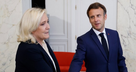 Liderka francuskiej skrajnej prawicy Marine Le Pen oskarżyła prezydenta Emmanuela Macrona o "administracyjny zamach stanu" po dokonanych przez niego nominacjach na stanowiska państwowe. Macron przeprowadził je przed wyborami do parlamentu, w których faworytem jest partia Le Pen.