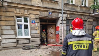 Pożar kamienicy w Łodzi. Do szpitala trafił 3-latek