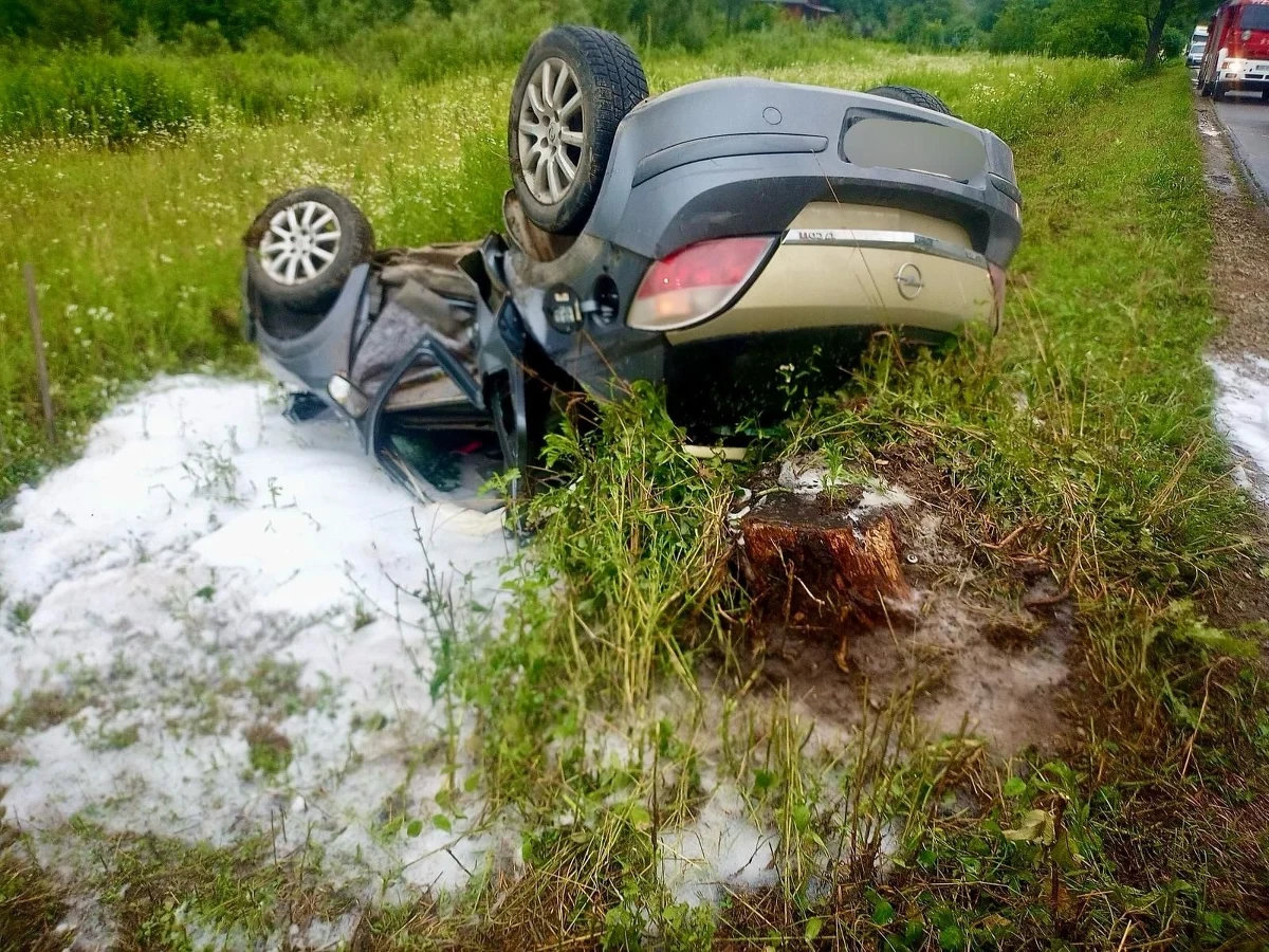 Pięciu mężczyzn zostało rannych - w tym jeden ciężko - w wypadku drogowym w Jabłonicy Ruskiej na Podkarpaciu. Na miejsce wezwano śmigłowiec Lotniczego Pogotowia Ratunkowego.
