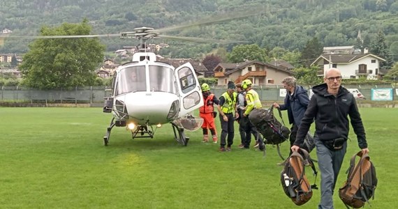 Do zniszczonej w wyniku niedawnej powodzi, odciętej od świata miejscowości Cogne w Dolinie Aosty na północy Włoch, turyści będą przywożeni śmigłowcami - ogłosiła minister turystyki Daniela Santanche. Jej zapowiedź wywołała falę krytyki i zdumienie.